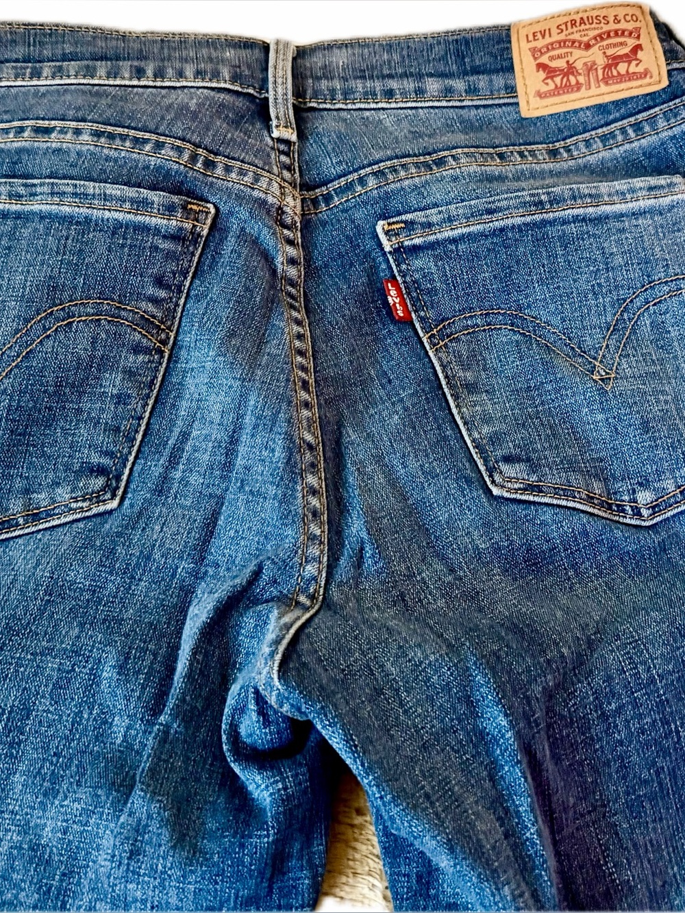 Levi's women’s Blue Denim Jeans - Classic Straight Fit